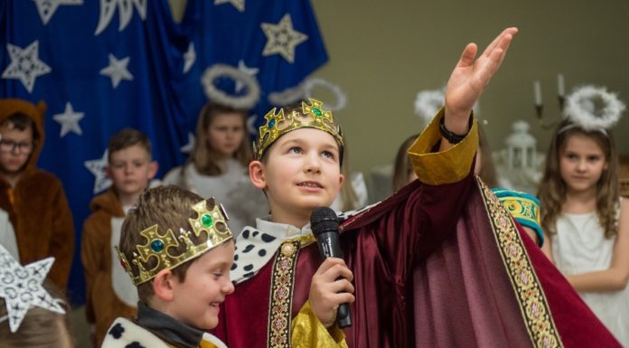 Biblioteka. Jasełka „Ach! Co za noc” dla babć i dziadków – ZDJĘCIA