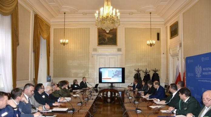 Małopolska. Sztab wojewody o ptasiej grypie i wirusie afrykańskiego pomoru świń