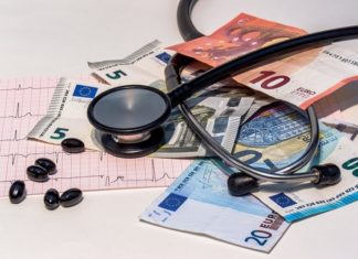 Minister zawinił, a starostę powiesili. O co naprawdę chodzi z tym szpitalem? – FELIETON