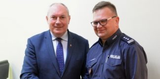 Burmistrz przekazał nowy sprzęt bocheńskiej policji