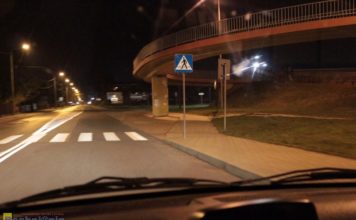 Brzesko. Policjanci pomogli zagubionej 88-latce bezpiecznie wrócić do domu