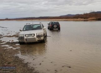 Domosławice. Urządzili sobie rajd terenówkami po rzece