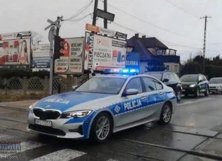 Internauci wyśmiewają przejazd kolumny prezydenta Andrzeja Dudy przez Brzesko. Tylko czy słusznie?