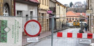 Zamknięto ul. Wolnica. Zmiany w organizacji ruchu, ale kierowcy jeżdżą „na pamięć”. Jak długo potrwają utrudnienia?