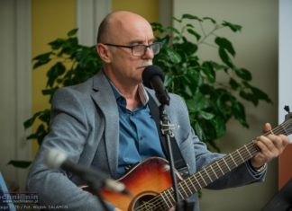 Biblioteka: Zbigniew Pikuła i promocja jego tomiku poezji – ZDJĘCIA