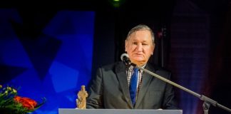 Bochnia. Statuetka Boleslaus Dux Fundator dla Zbigniewa Rachwała – „pierwszego i jedynego prezesa MPWiK”