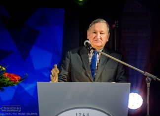 Bochnia. Statuetka Boleslaus Dux Fundator dla Zbigniewa Rachwała – „pierwszego i jedynego prezesa MPWiK”