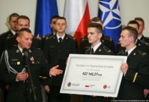 Pałac Prezydencki. Strażacy OSP z Poręby Spytkowskiej przekazali pieniądze na pomoc dla płonącej Australii – ZDJĘCIA, WIDEO