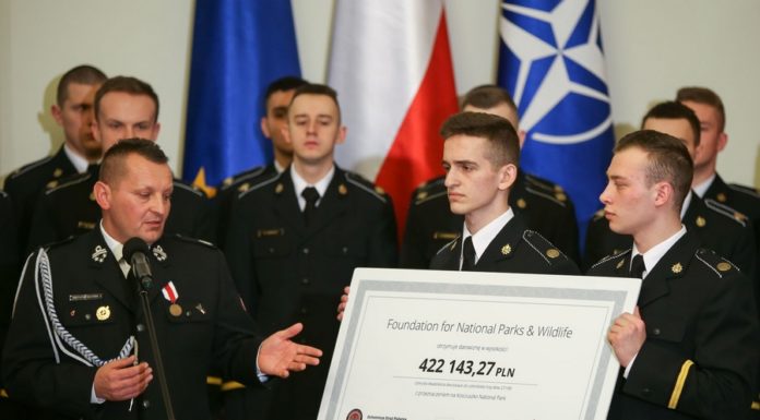 Pałac Prezydencki. Strażacy OSP z Poręby Spytkowskiej przekazali pieniądze na pomoc dla płonącej Australii – ZDJĘCIA, WIDEO