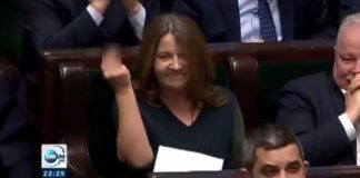 Senator Bernacki o „geście Lichockiej”: Są granice, których przekraczać nie wolno