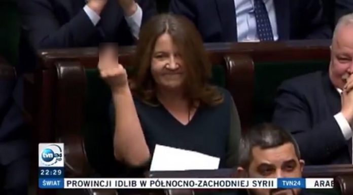 Senator Bernacki o „geście Lichockiej”: Są granice, których przekraczać nie wolno