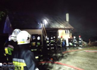 Pożar budynku gospodarczego w Stradomce. W akcji 9 zastępów strażaków – ZDJĘCIA