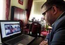 Wideokonferecja starosty z włodarzami gmin