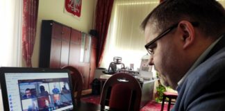 Wideokonferecja starosty z włodarzami gmin