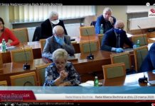 Bochnia. Radni zebrali się na sesji nadzwyczajnej. Niektórzy w maseczkach