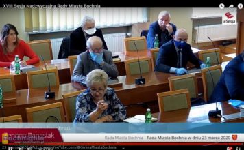 Bochnia. Radni zebrali się na sesji nadzwyczajnej. Niektórzy w maseczkach