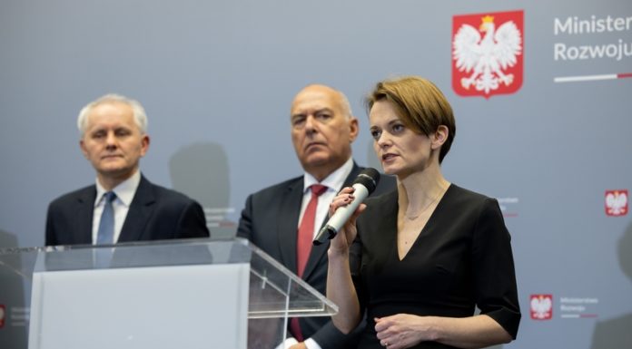 Koronawirus. „Żywności w sklepach nie zabraknie”