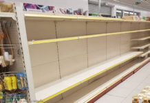 Koronawirus. Rząd zamknął szkoły, Polacy ruszyli do sklepów robić zapasy. W Brzesku zabrakło papieru toaletowego