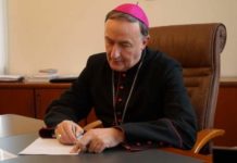 W niedzielę nie trzeba iść na mszę. Biskup wydał dekret w związku ze wzrostem zachorowań na COVID-19