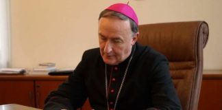 „Ograniczam możliwość uczestnictwa wiernych we Mszach” – dekret Biskupa Tarnowskiego