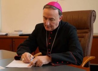 „Ograniczam możliwość uczestnictwa wiernych we Mszach” – dekret Biskupa Tarnowskiego