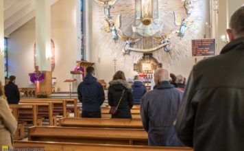 Od niedzieli więcej osób będzie mogło przyjść na msze. Jakie są limity w kościołach w Bochni?