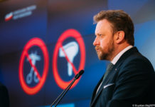 Szumowski: gdybyśmy nie wprowadzili restrykcji zakażonych mogłoby być już 16,5 tys. osób