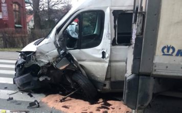 Wypadek na DK94 w Łapczycy, Zderzenie audi, busa i ciężarówki, są poszkodowani – ZDJĘCIA