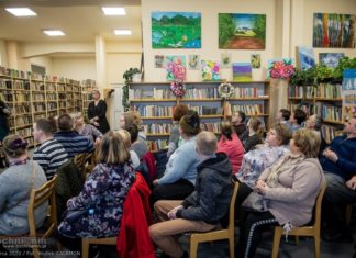 Biblioteka: Wystawa prac uczestników Środowiskowego Domu Samopomocy w Tomaszkowicach – ZDJĘCIA