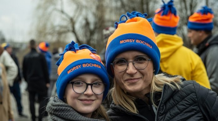 „Pomaganie przez Morsowanie”: Zebrano ponad 13 tys. zł! Do akcji dołączyły też morsy w Austrii