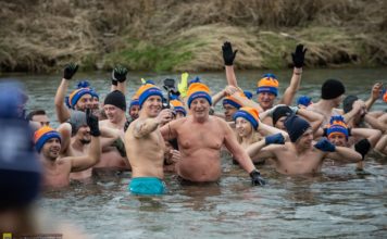 „Pomaganie przez Morsowanie”. W Rabie zanurzył się nawet mistrz Yoda! – ZDJĘCIA, WIDEO