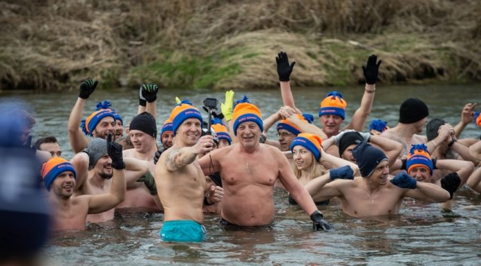 „Pomaganie przez Morsowanie”. W Rabie zanurzył się nawet mistrz Yoda! – ZDJĘCIA, WIDEO