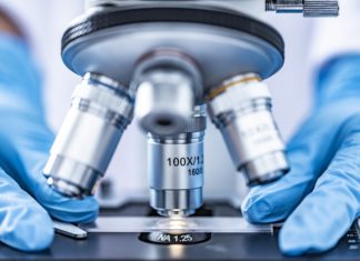 Hiszpańskie media: wśród zakażonych nawet 80 proc. może nie mieć objawów Covid-19