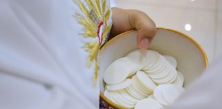 Bochnia. O koronawirusie podczas ogłoszeń parafialnych