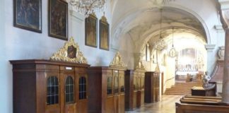 Rzecznik KEP: nie jest możliwa spowiedź on-line lub przez telefon