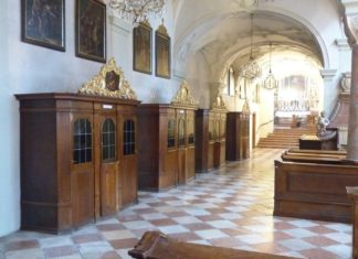 Rzecznik KEP: nie jest możliwa spowiedź on-line lub przez telefon