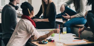 Lekarze rodzinni: koronawirus atakuje też młodych i zdrowych; nikt nie jest wolny od zagrożenia