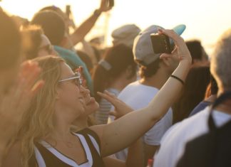 GIS: blisko 1/4 zakażeń koronawirusem w Polsce to osoby poniżej 30. roku życia