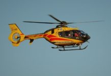 Wypadek na budowie hali sportowej w Łapczycy. Robotnik w stanie krytycznym – WIDEO