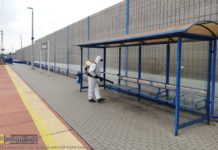 Rzezawa. Strażacy zdezynfekowali wiaty przystankowe