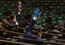 Sejm za wyborami korespondencyjnymi. Jak zagłosowali nasi posłowie?