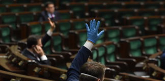 Sejm za wyborami korespondencyjnymi. Jak zagłosowali nasi posłowie?