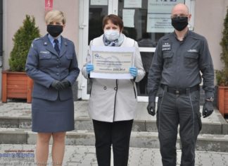 Funkcjonariusze Zakładu Karnego w Tarnowie wsparli DPS w Bochni