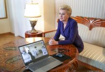 Agata Duda rozmawiała z zakonnicami pełniącymi posługę w DPS w Bochni