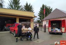 Druhowie OSP z kilku powiatów Małopolski przekazali dary do DPS w Bochni