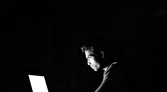 Rzezawa. Uwaga na oszustów podszywających się pod współpracowników gminy!