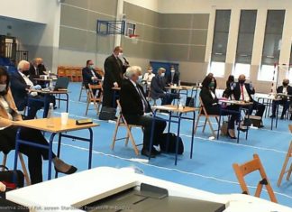 Nietypowe życzenia na sesji rady powiatu: „Niech żyje Konstytucja!”