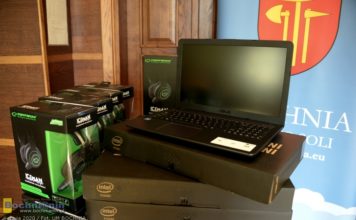 Bochnia. Przekazano sprzęt do zdalnego nauczania