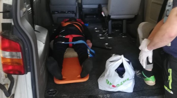 Dyspozytor odmówił wysłania karetki. Do szpitala kolegę zawieźli druhowie OSP