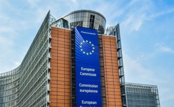 KE wycofa 1,5 mln maseczek, co do których kraje zgłaszały wątpliwości